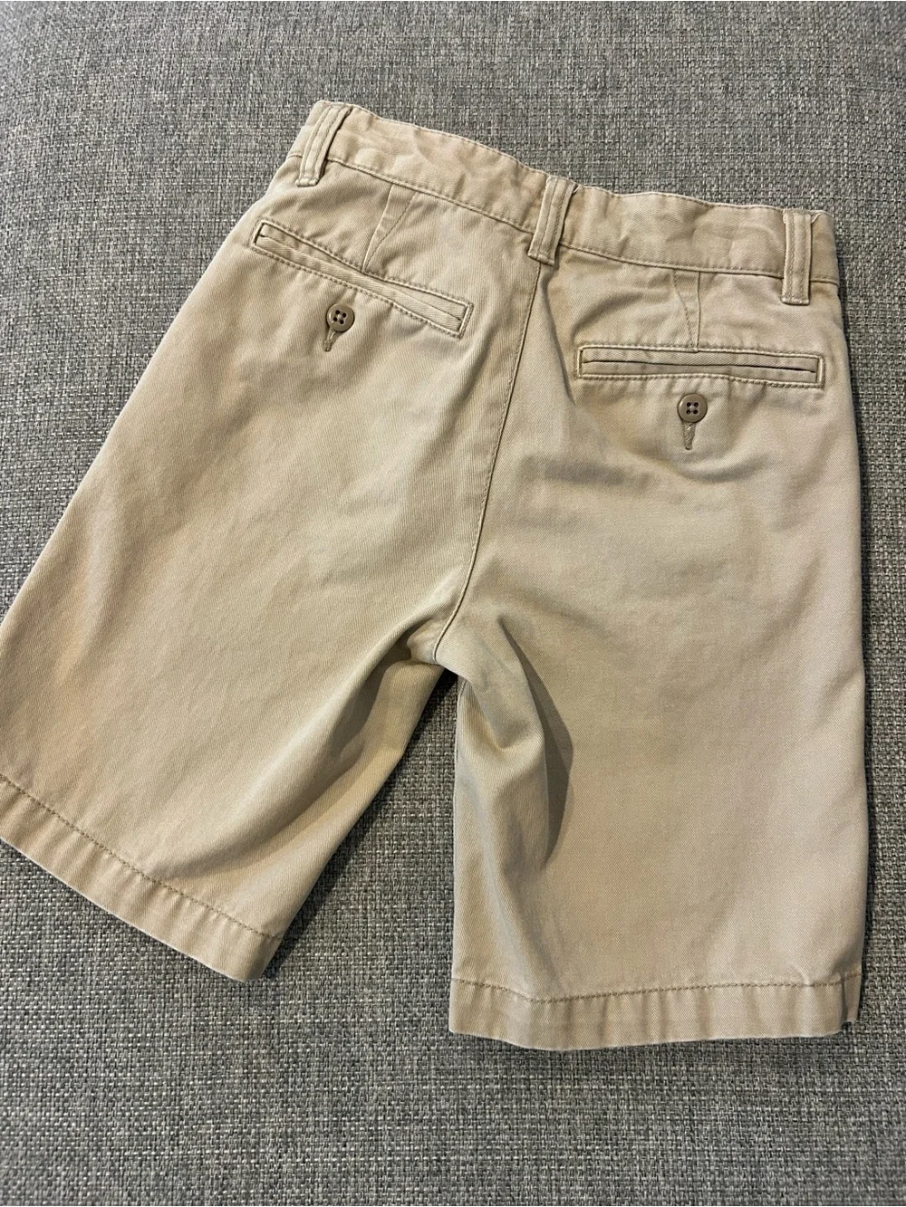 Sz 8 GAP Kids khaki Flat-Front Shorts in Tan